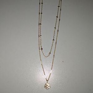 Kendra Scott double chain gold necklace with gold pendant